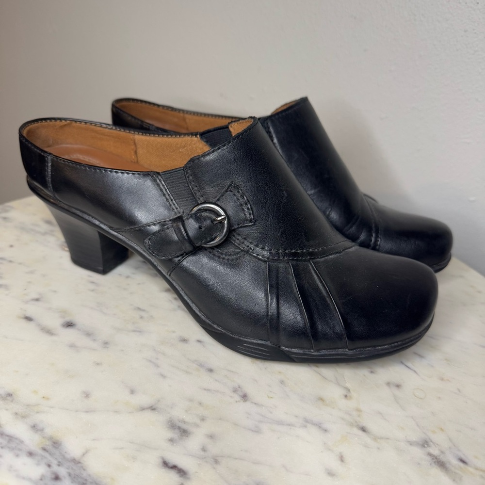 Earth Spirit Mules Size 8 black Leather
Heels shoes comfort